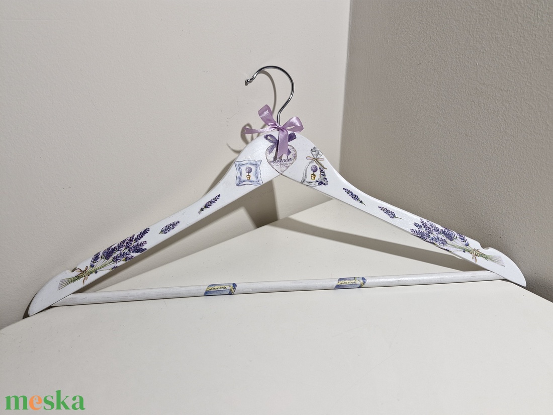 Levendulás vállfa - esküvő - ruha - vállfa - Meska.hu