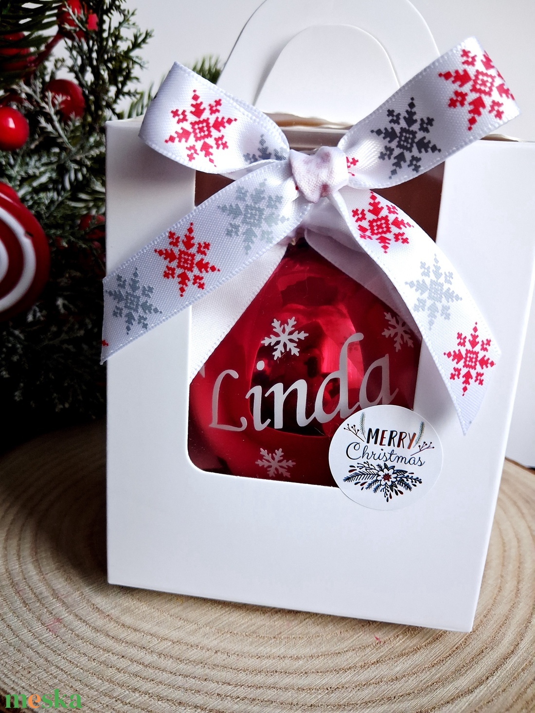 Névre szóló karácsonyfadísz, üveggömb � díszdobozos neves karácsonyfadísz - karácsony - karácsonyi lakásdekoráció - karácsonyfadíszek - Meska.hu