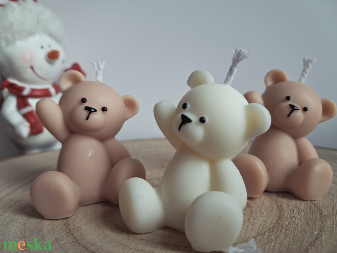 Karácsonyi Illatgyertya,integetős kicsi maci - karácsony - karácsonyi lakásdekoráció - karácsonyi illatgyertya, mécses - Meska.hu