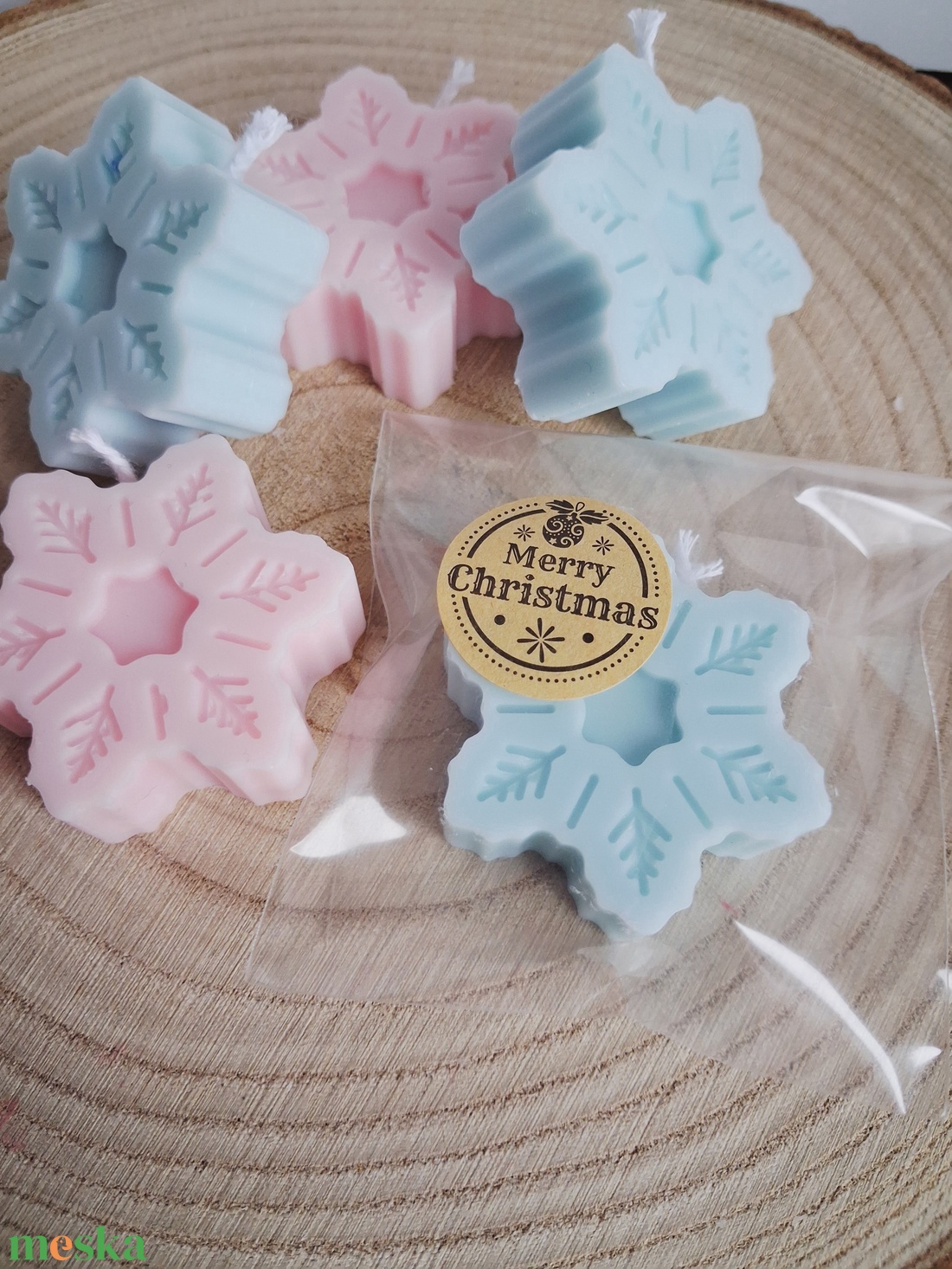 Karácsonyi Mini színes hópihe Illatgyertya Szójaviaszból - karácsony - karácsonyi lakásdekoráció - karácsonyi illatgyertya, mécses - Meska.hu