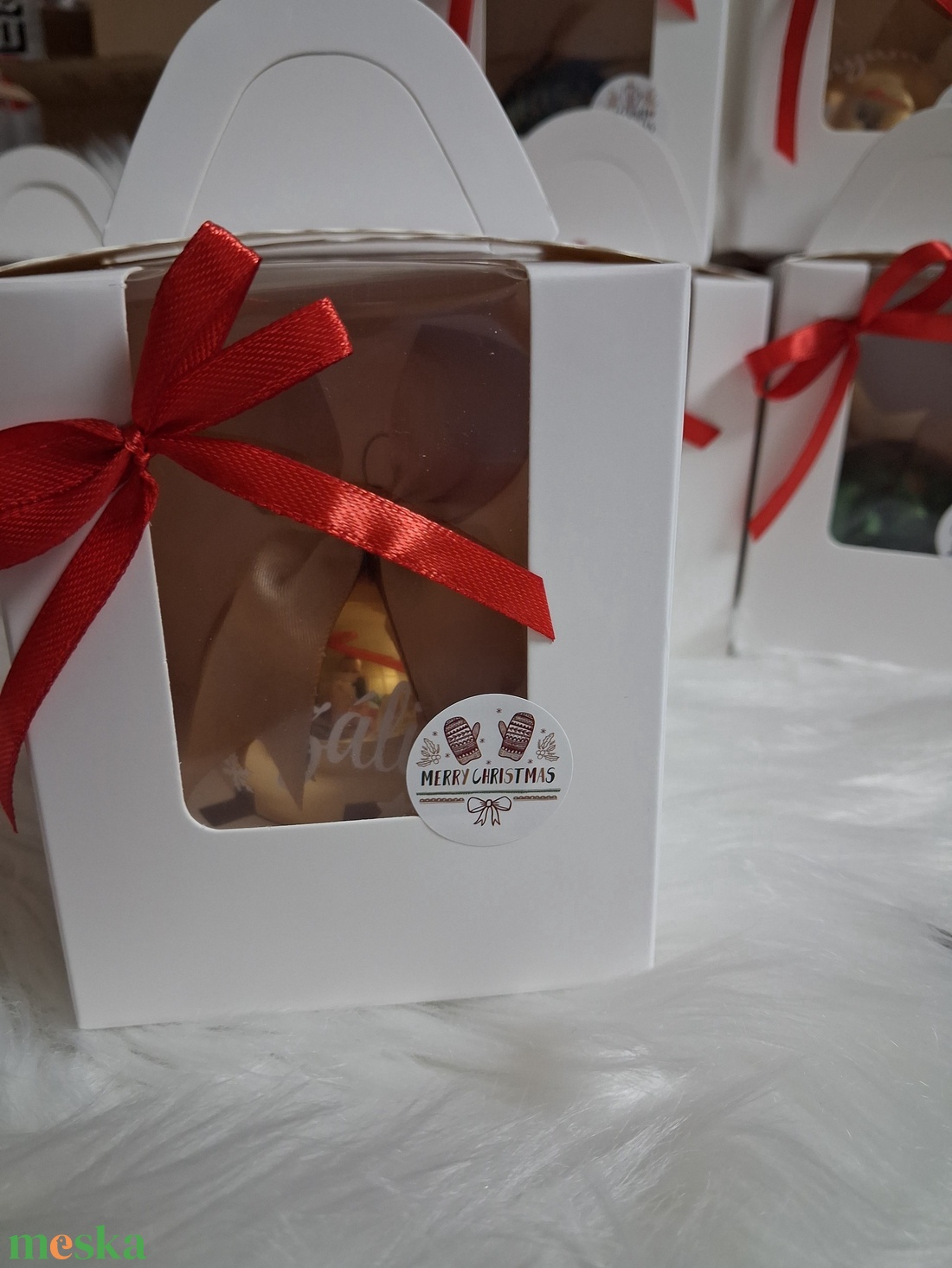 Névre szóló karácsonyfadísz, üveggömb � díszdobozos neves karácsonyfadísz - karácsony - karácsonyi lakásdekoráció - karácsonyfadíszek - Meska.hu