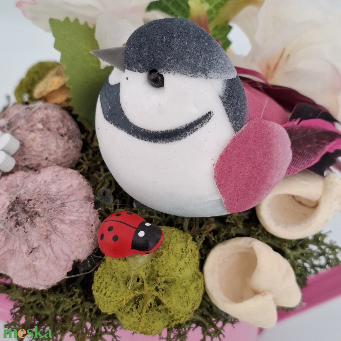 Tavaszi asztaldísz madárral - otthon & életmód - virágdekoráció - virágdíszek - asztali virágdísz - Meska.hu