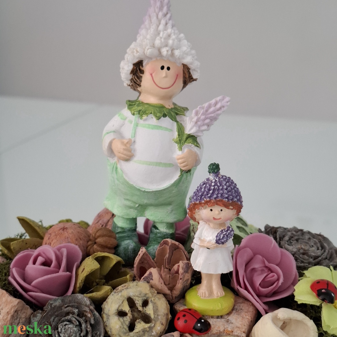 Levendulás asztaldísz ovális bádogkaspóban - otthon & életmód - virágdekoráció - virágdíszek - asztali virágdísz - Meska.hu