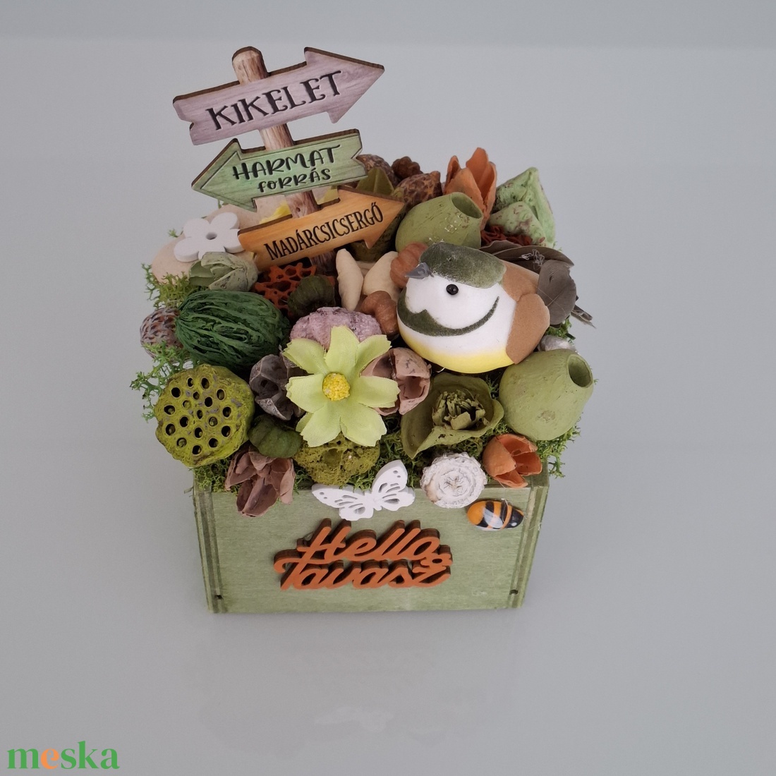 Fa ládikó madárral, útjelző táblával  - otthon & életmód - virágdekoráció - virágdíszek - virágdísz kaspóban - Meska.hu