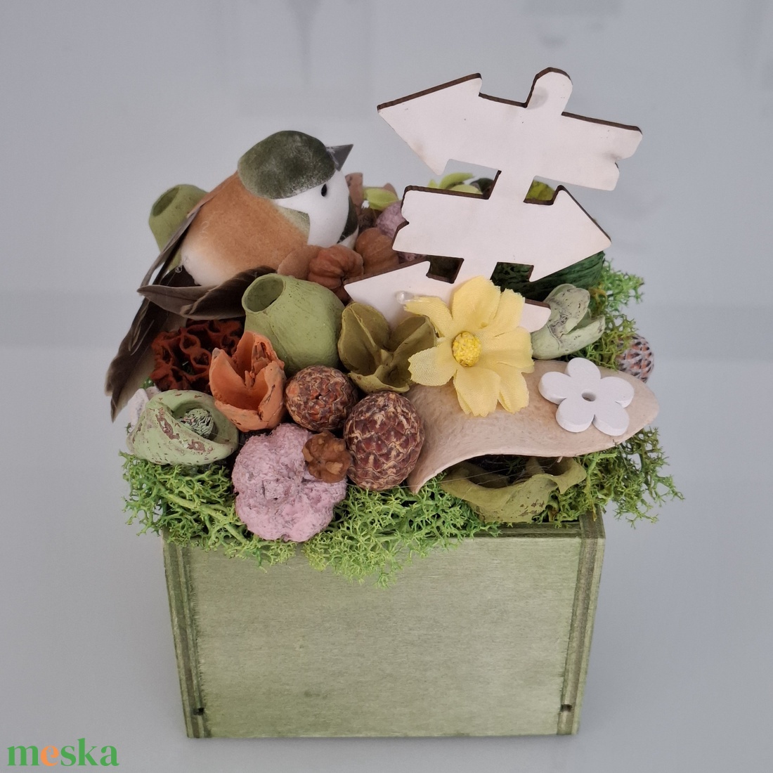 Fa ládikó madárral, útjelző táblával  - otthon & életmód - virágdekoráció - virágdíszek - virágdísz kaspóban - Meska.hu