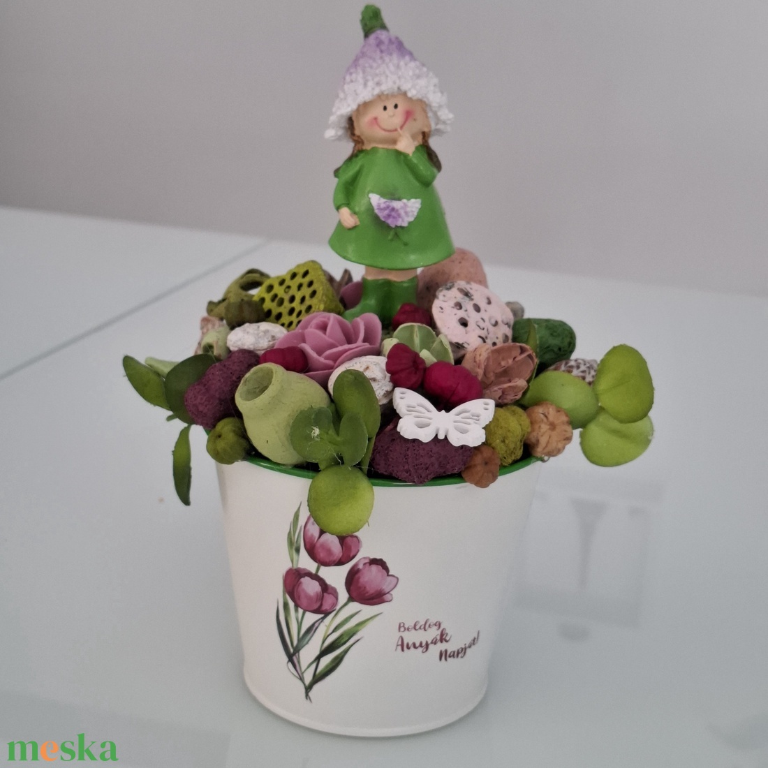 Levendula figurás dísz anyák napi kaspóban - otthon & életmód - virágdekoráció - virágdíszek - virágdísz kaspóban - Meska.hu