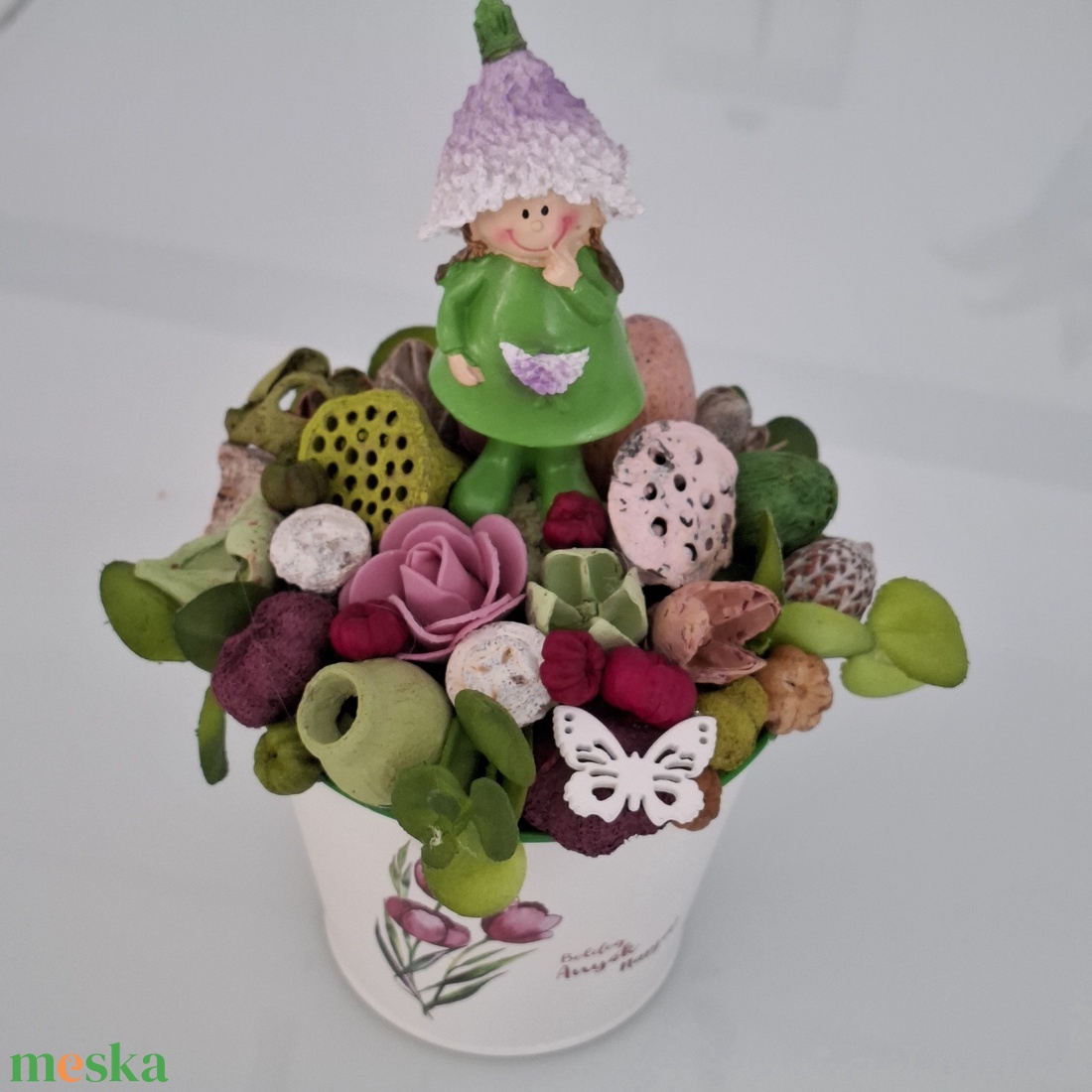 Levendula figurás dísz anyák napi kaspóban - otthon & életmód - virágdekoráció - virágdíszek - virágdísz kaspóban - Meska.hu