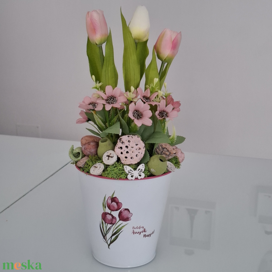 Anyák napi virágdísz tulipánnal - otthon & életmód - virágdekoráció - virágdíszek - asztali virágdísz - Meska.hu