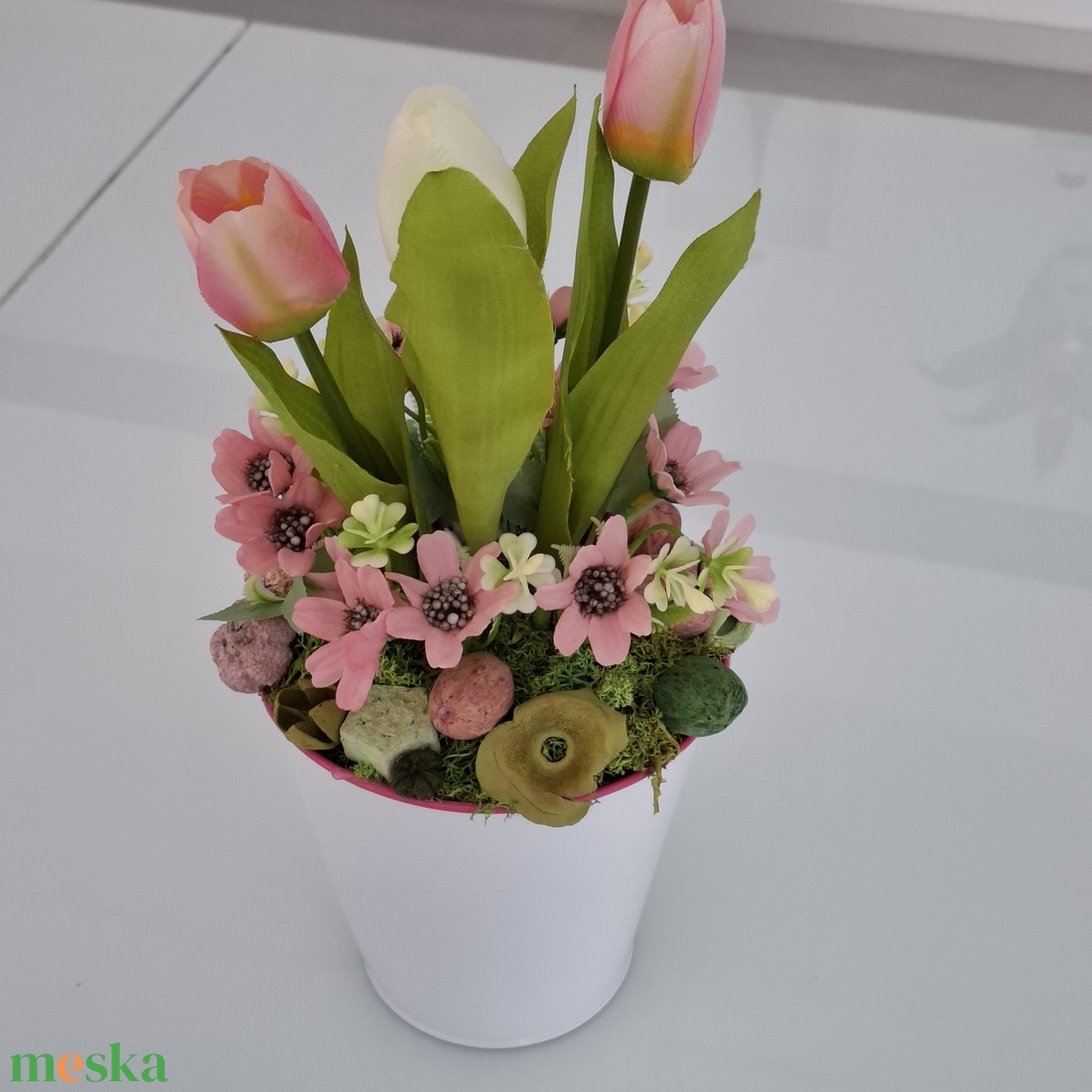 Anyák napi virágdísz tulipánnal - otthon & életmód - virágdekoráció - virágdíszek - asztali virágdísz - Meska.hu