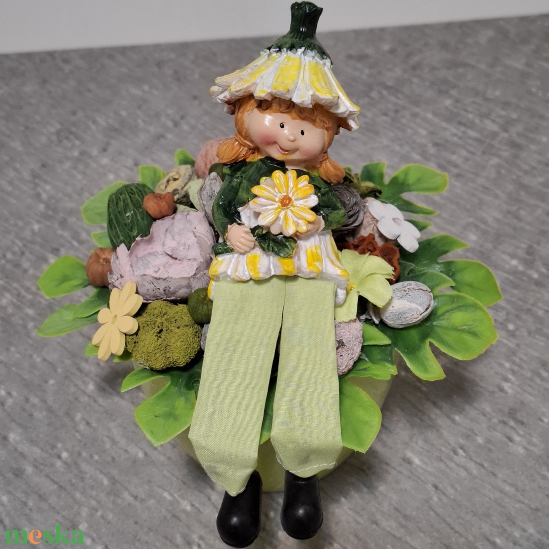 Lógólábú figura kaspóban  - otthon & életmód - virágdekoráció - virágdíszek - asztali virágdísz - Meska.hu