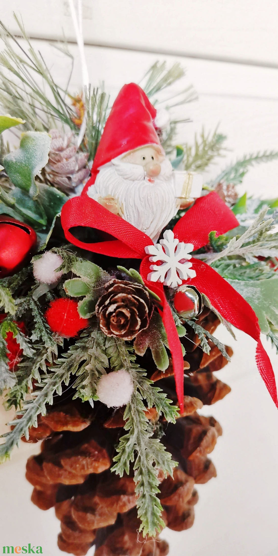 Karácsonyi dísz, óriási toboz függelék, mikulás manó  - karácsony - karácsonyi lakásdekoráció - karácsonyi lakásdíszek - Meska.hu