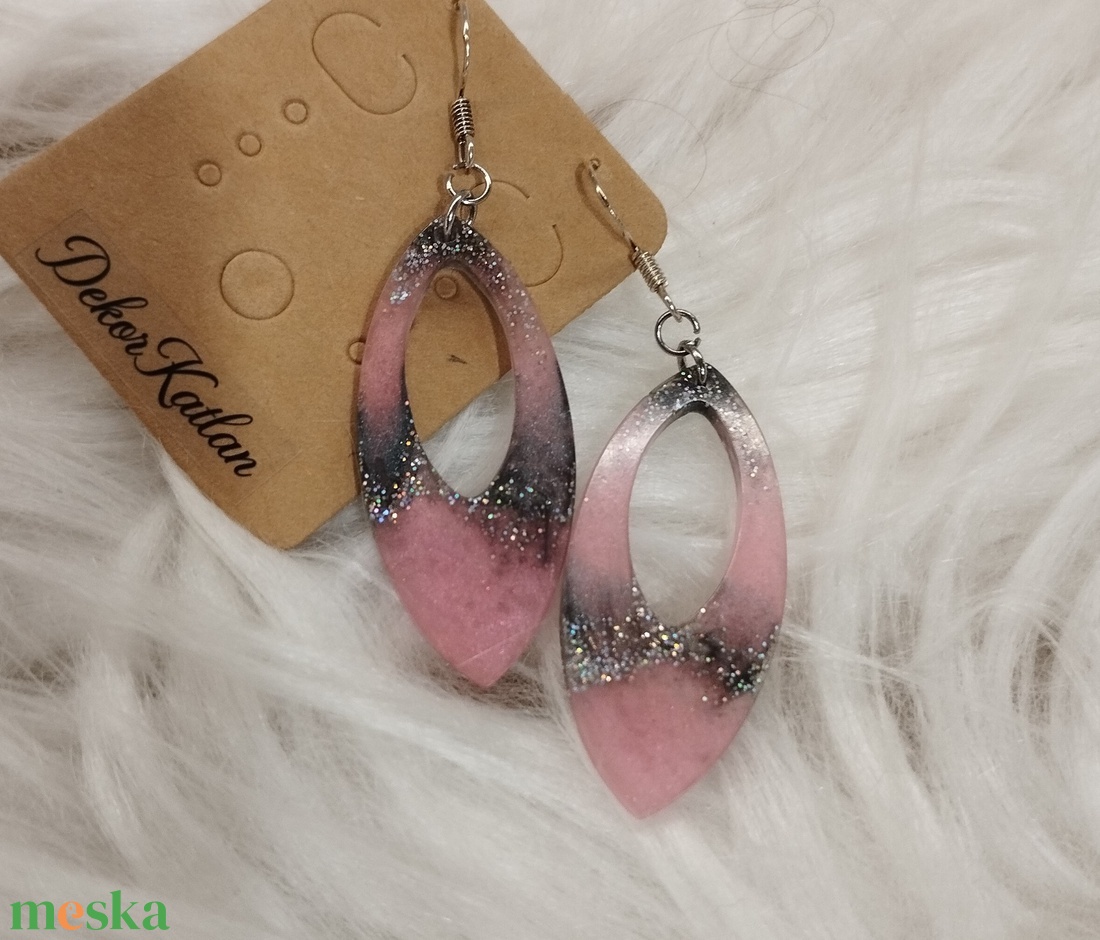 Rózsaszín/szürke csillogós füli - ékszer - fülbevaló - lógó fülbevaló - Meska.hu