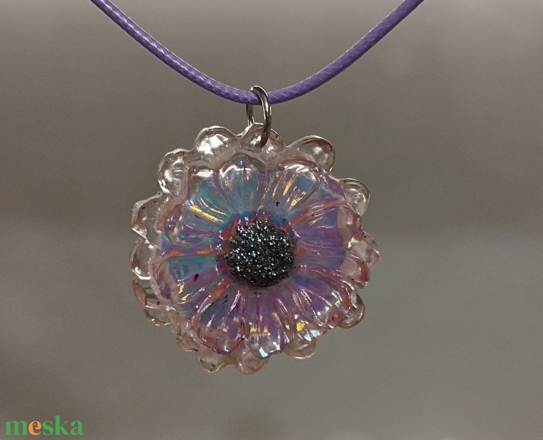 Cuki virág nyaklánc - ékszer - nyaklánc - medálos nyaklánc - Meska.hu
