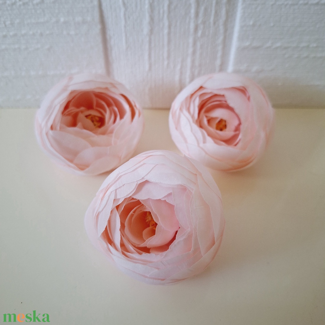 Selyem boglárka virágfej-rózsaszín - kellékek & szerszámok - dekorációs kellékek - egyéb kellékek - Meska.hu