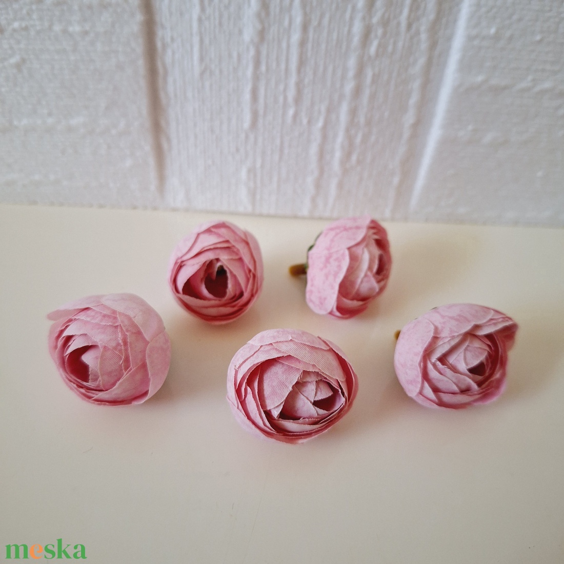 Selyem boglárka virágfej-cirmos lila - kellékek & szerszámok - dekorációs kellékek - egyéb kellékek - Meska.hu