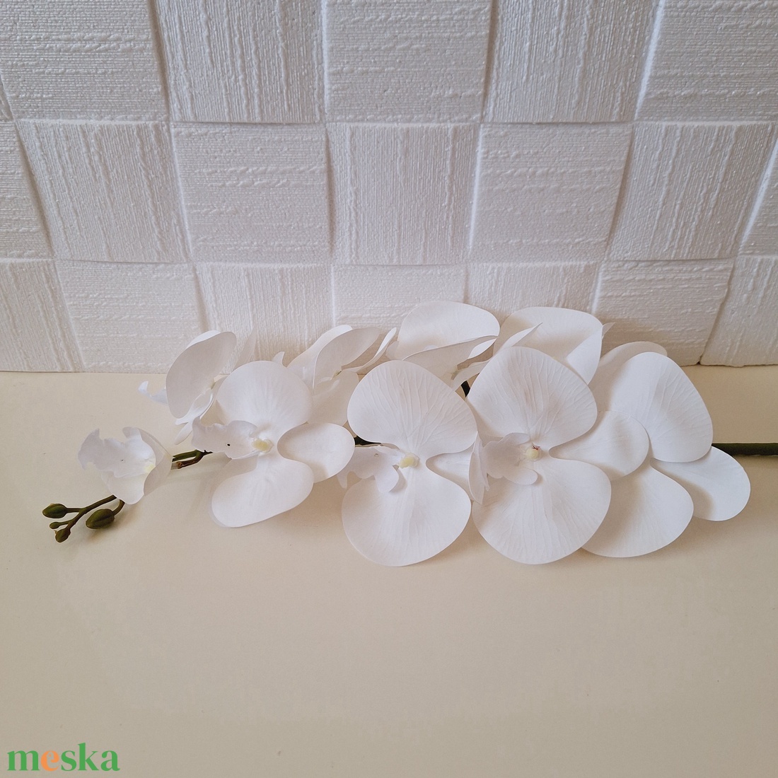 Élethű gumis orchidea ág-fehér - kellékek & szerszámok - dekorációs kellékek - egyéb kellékek - Meska.hu Élethű gumis orchidea ág-fehér - kellékek & szerszámok - dekorációs kellékek - egyéb kellékek - Meska.hu