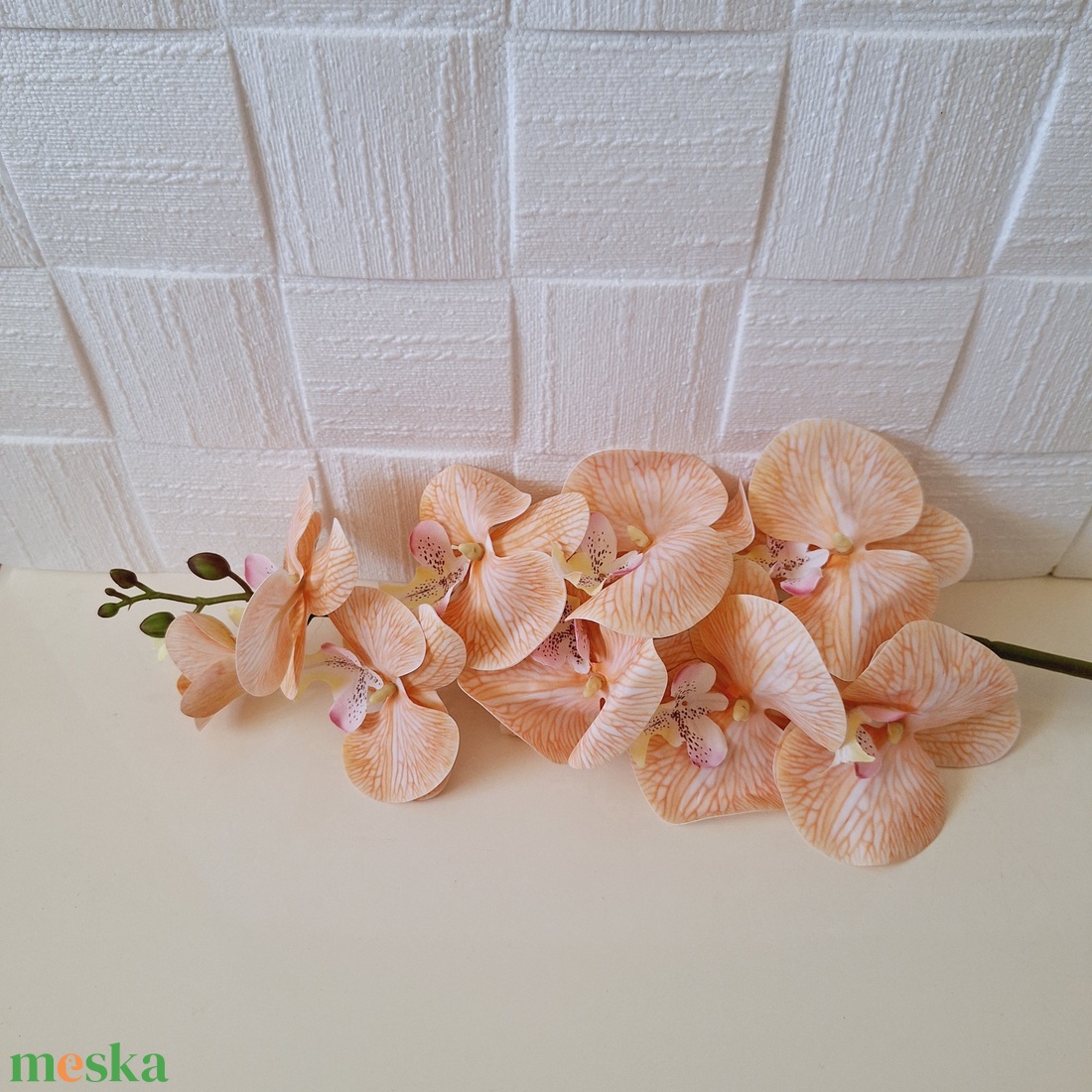 Élethű gumis orchidea ág-barack - kellékek & szerszámok - dekorációs kellékek - egyéb kellékek - Meska.hu