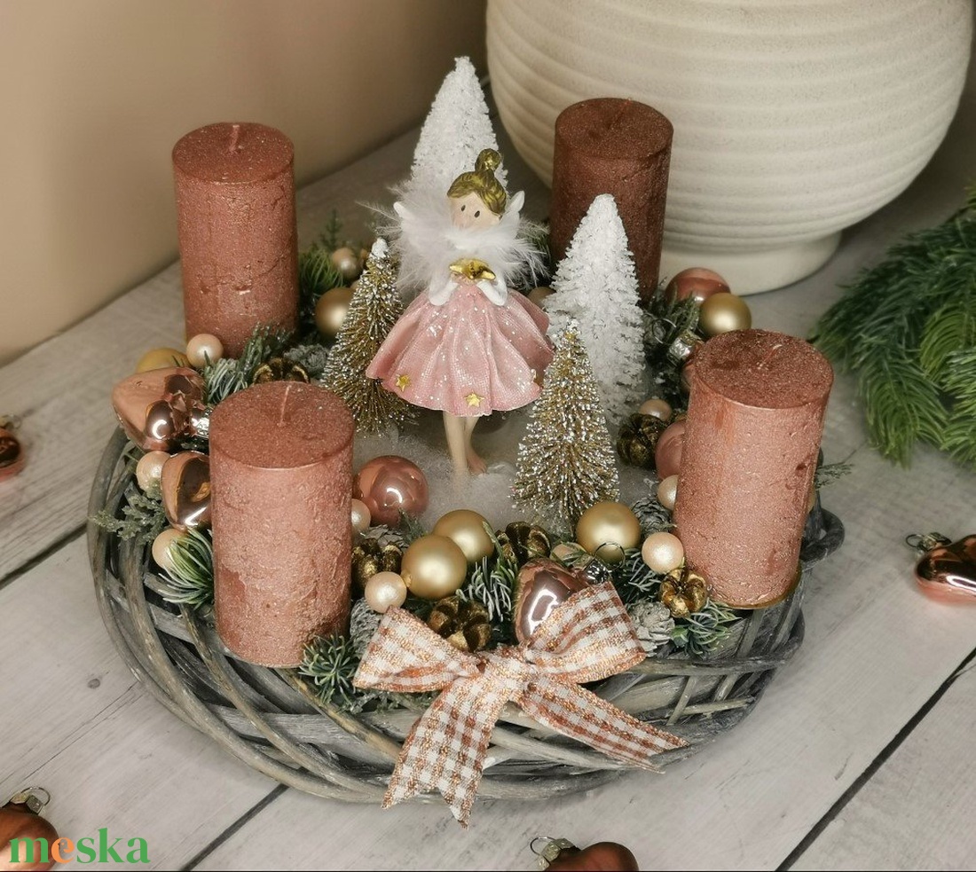 Adventi koszorú kislánnyal - karácsony - adventi díszek - adventi koszorú - Meska.hu Adventi koszorú kislánnyal - karácsony - adventi díszek - adventi koszorú - Meska.hu