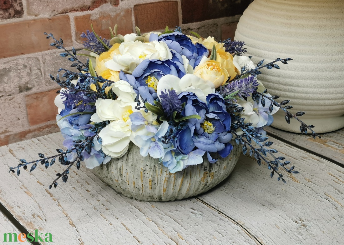 Virágos kaspó - otthon & életmód - virágdekoráció - virágdíszek - virágdísz kaspóban - Meska.hu