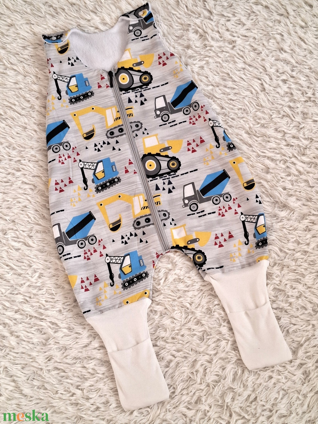 Munkagépes Kamáslis Tipegő hálózsák - baba - mama - babaruházat - baba hálózsák, bundazsák - Meska.hu