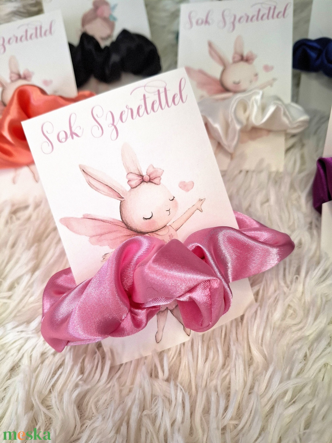 Rózsaszín szatén hajgumi - ruha & divat - hajdísz & hajcsat - hajgumi - Meska.hu