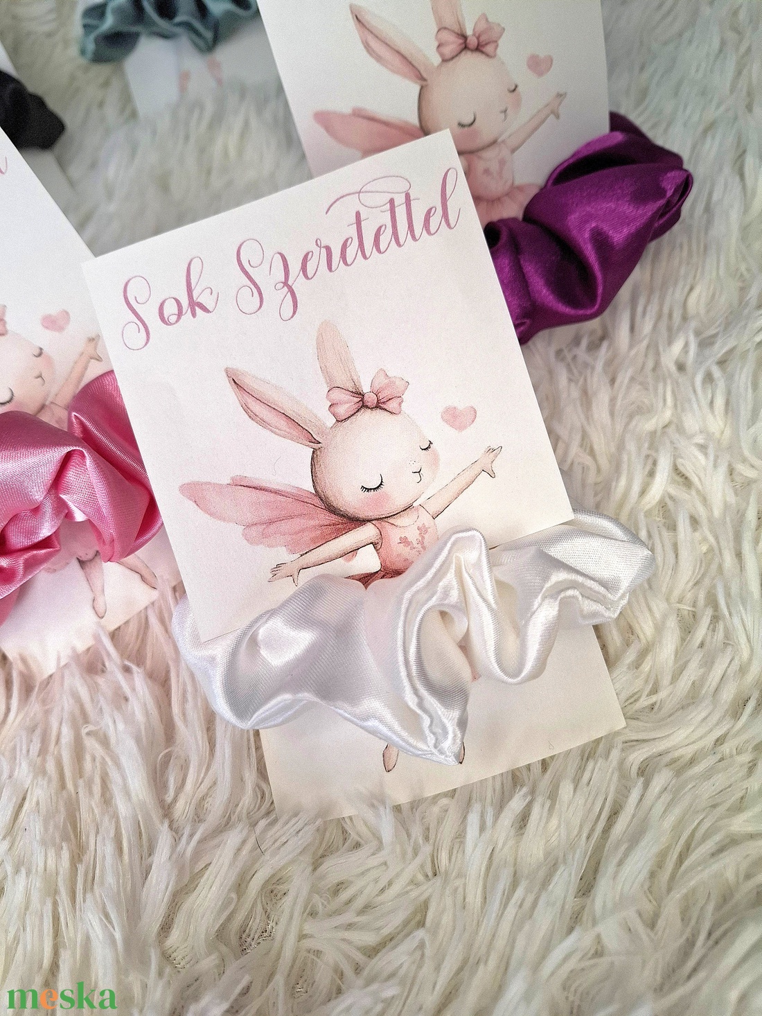 Fehér szatén hajgumi - ruha & divat - hajdísz & hajcsat - hajgumi - Meska.hu