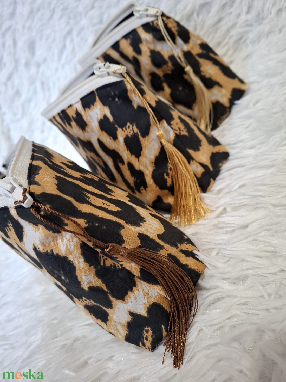 Leopárdmintás neszeszer � kézzel készült, bojtos cipzárral - táska & tok - neszesszer - Meska.hu