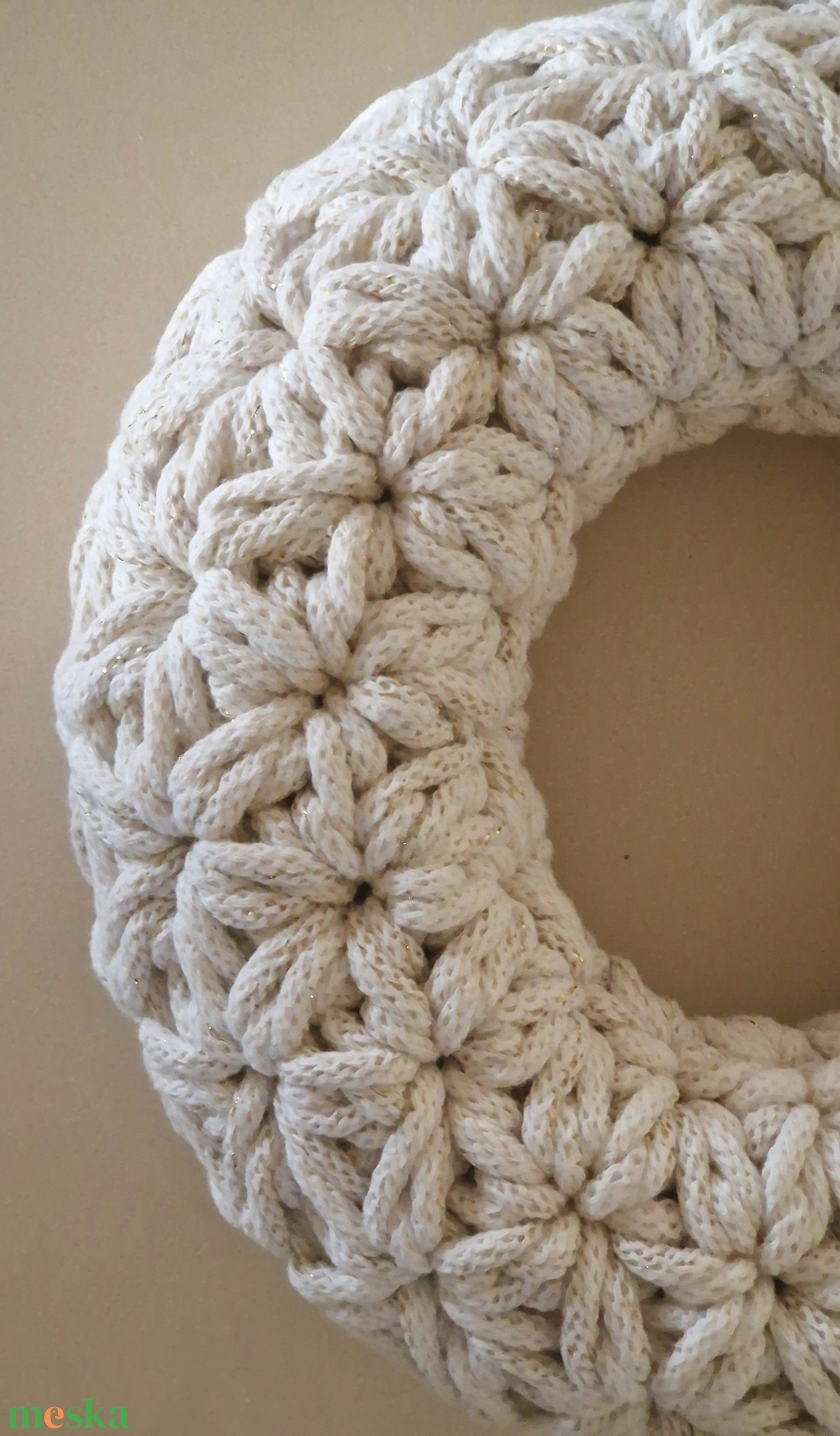  Horgolt adventi koszorú bézs csillogós színben - karácsony - adventi díszek - adventi koszorú - Meska.hu