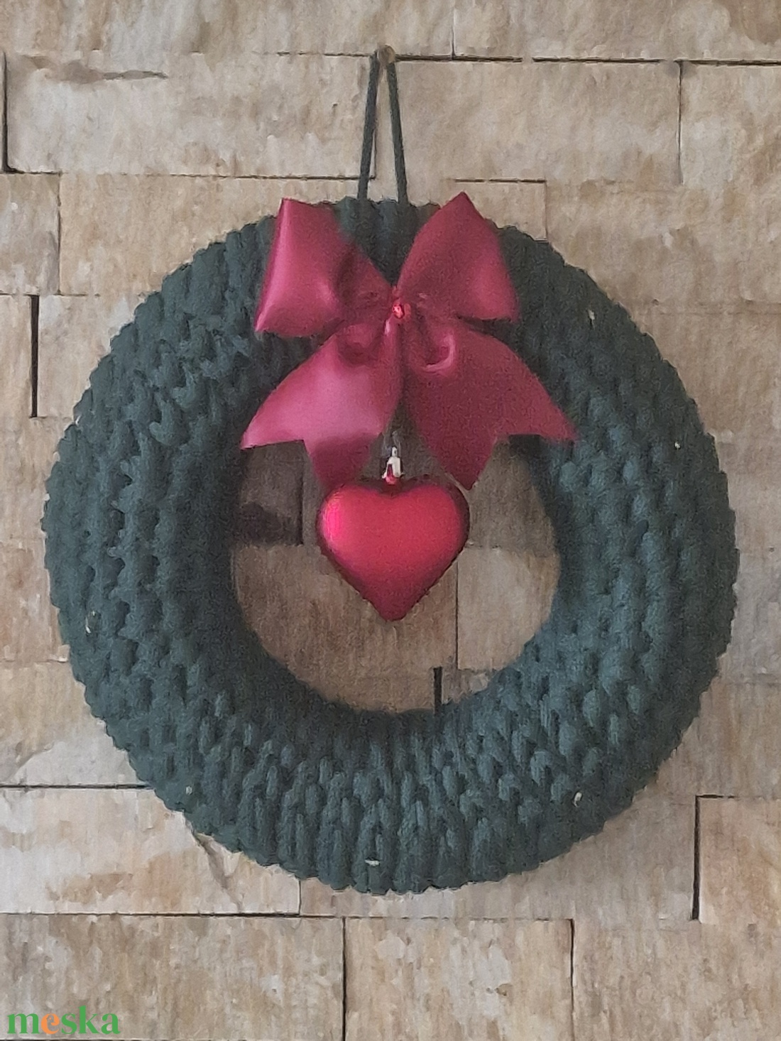  Horgolt fenyőzöld kopogtató LED-es fényfüzérrel - karácsony - karácsonyi lakásdekoráció - karácsonyi ajtódíszek - Meska.hu