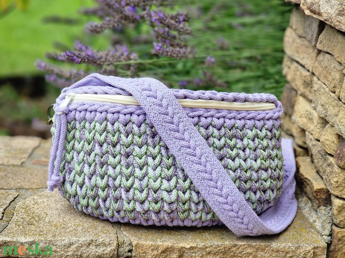 Horgolt táska/crossbody- tihanyi levendula - táska & tok - övtáska - Meska.hu