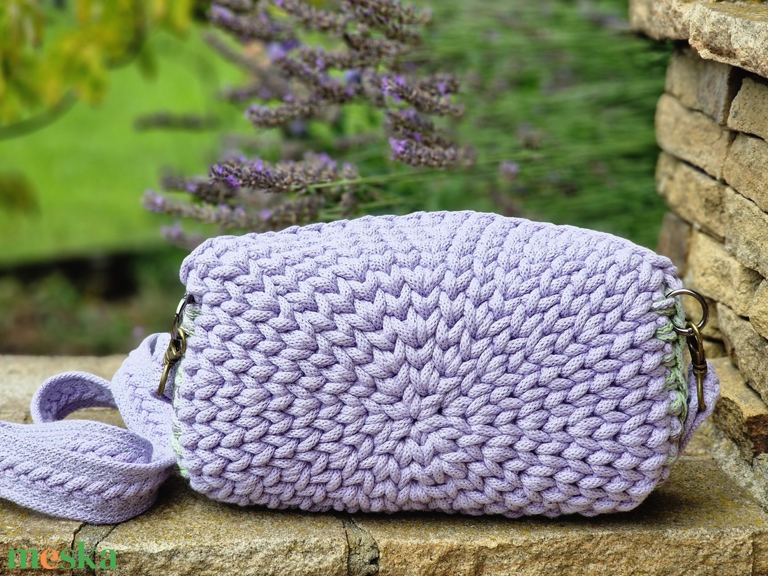 Horgolt táska/crossbody- tihanyi levendula - táska & tok - övtáska - Meska.hu
