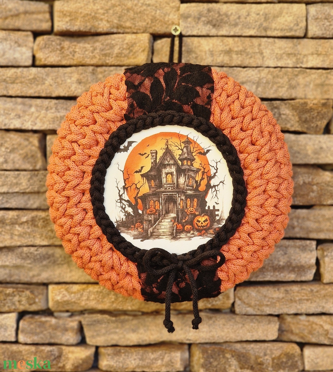  Horgolt halloweeni falidísz (Dekokör)  - otthon & életmód - dekoráció - ajtó- és ablak dekoráció - ajtódísz & kopogtató - Meska.hu