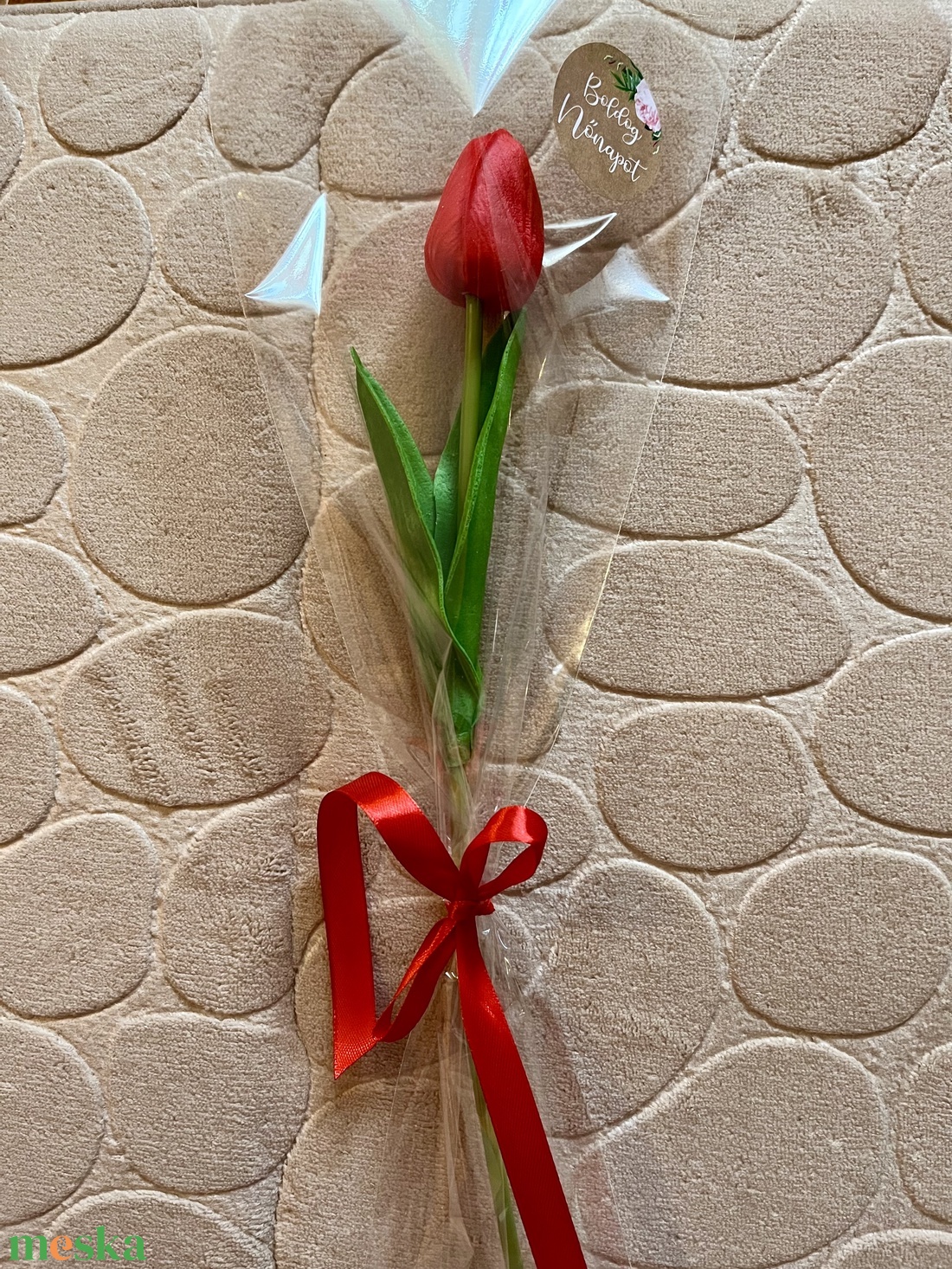Gumitulipán csomagolva több színben - otthon & lakás - dekoráció - virágdísz és tartó - csokor & virágdísz - Meska.hu