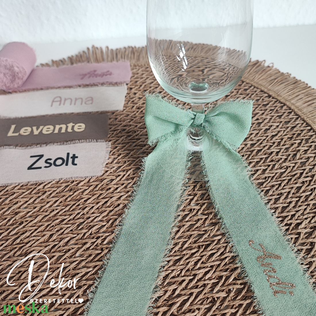 Feliratozott sifon szalag ültetőként esküvőre, keresztelőre, lánybúcsúra, rendezvényekre - esküvő - meghívó & kártya - ültetési rend - Meska.hu Feliratozott sifon szalag ültetőként esküvőre, keresztelőre, lánybúcsúra, rendezvényekre - esküvő - meghívó & kártya - ültetési rend - Meska.hu