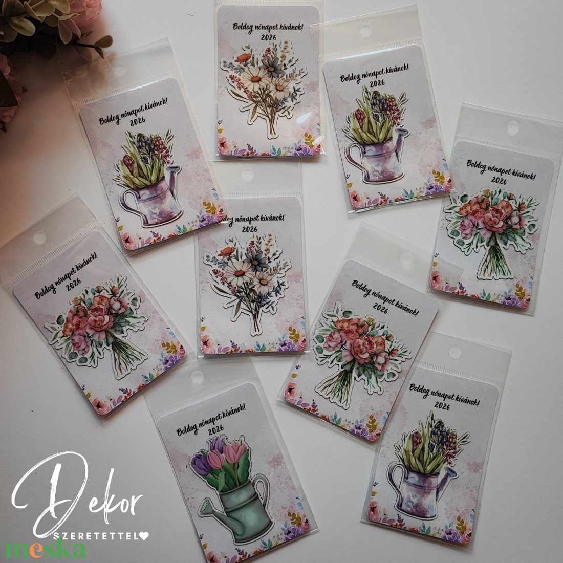 Virágos hűtőmágnes kártyával nőnapra - otthon & életmód - konyhafelszerelés, tálalás - konyhai dekoráció - hűtőmágnes - Meska.hu
