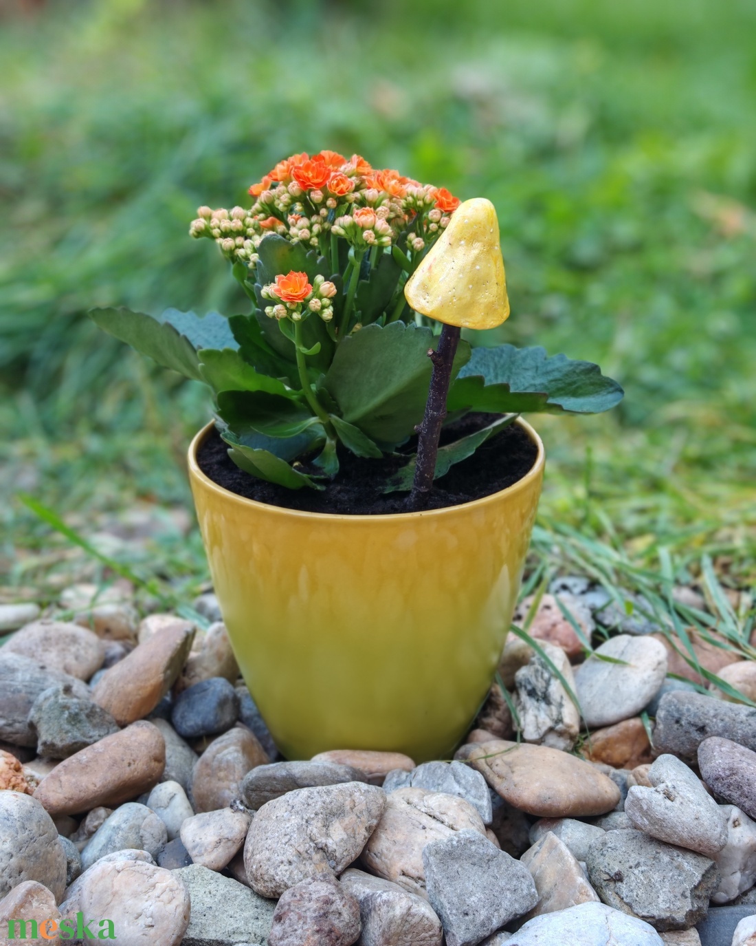 Apró mintás sárga gombavirág - otthon & életmód - ház & kert - kerti dísz - Meska.hu