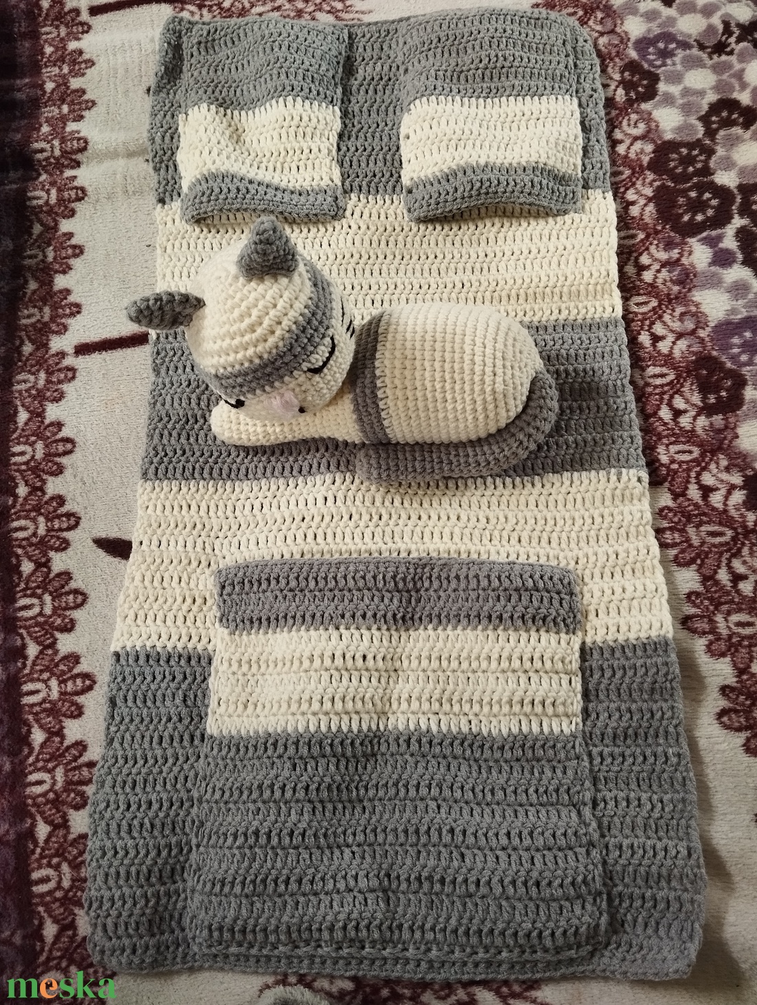 Horgolt cicás távirányító tartó  - otthon & életmód - lakástextil - szőnyeg - horgolt szőnyeg - Meska.hu