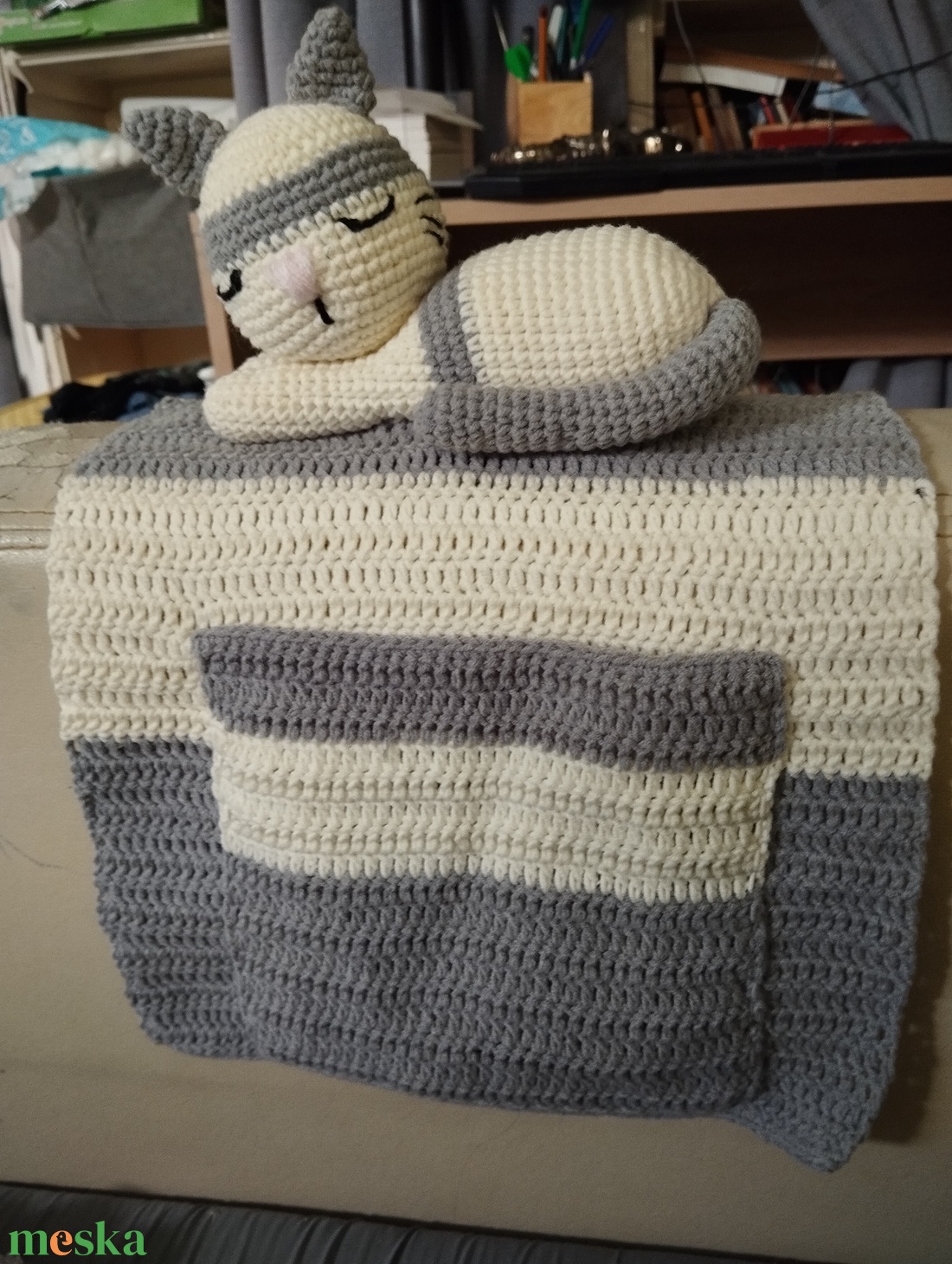 Horgolt cicás távirányító tartó  - otthon & életmód - lakástextil - szőnyeg - horgolt szőnyeg - Meska.hu