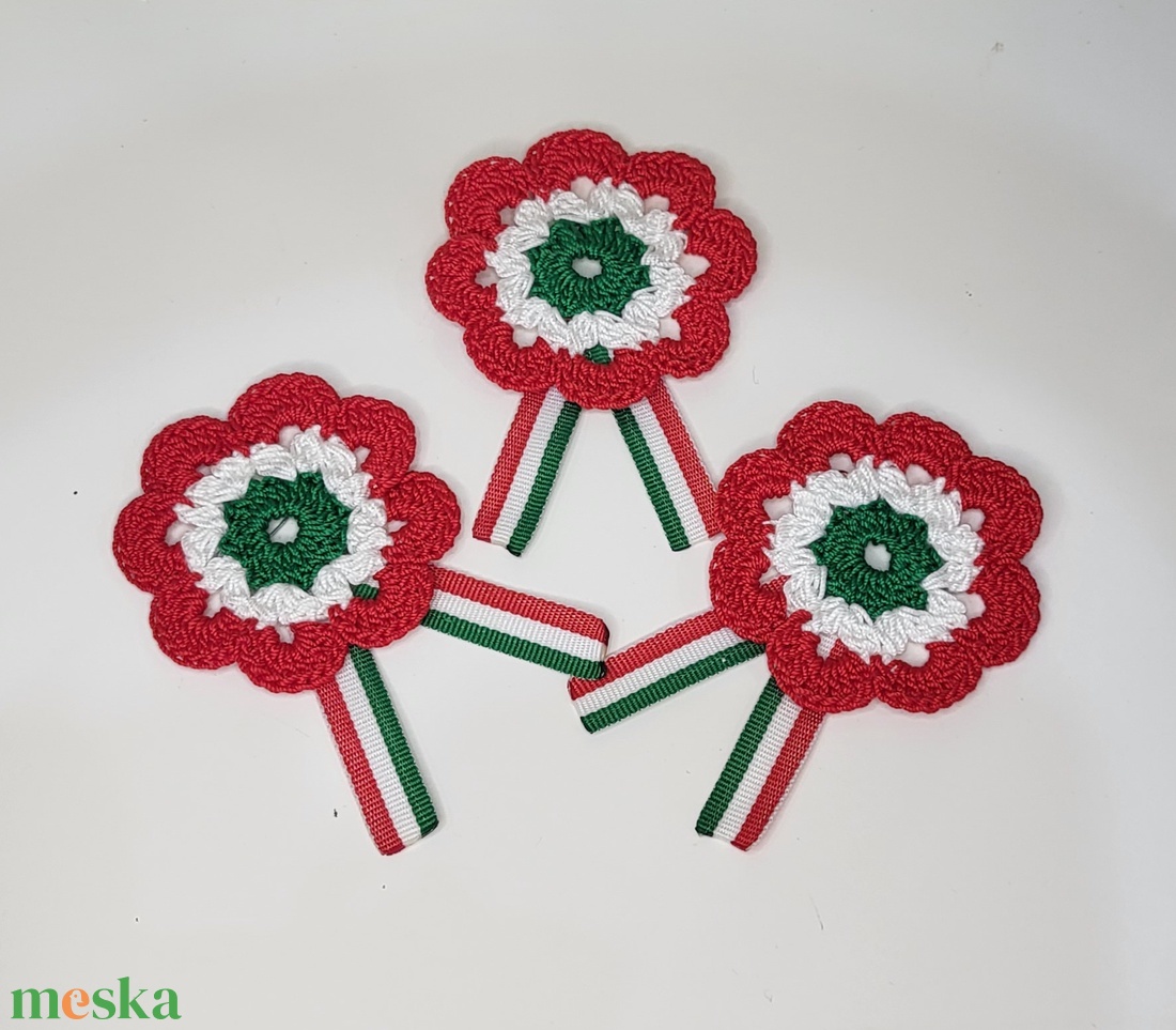 Kokárda - ékszer - kitűző és bross - Meska.hu Kokárda - ékszer - kitűző és bross - Meska.hu