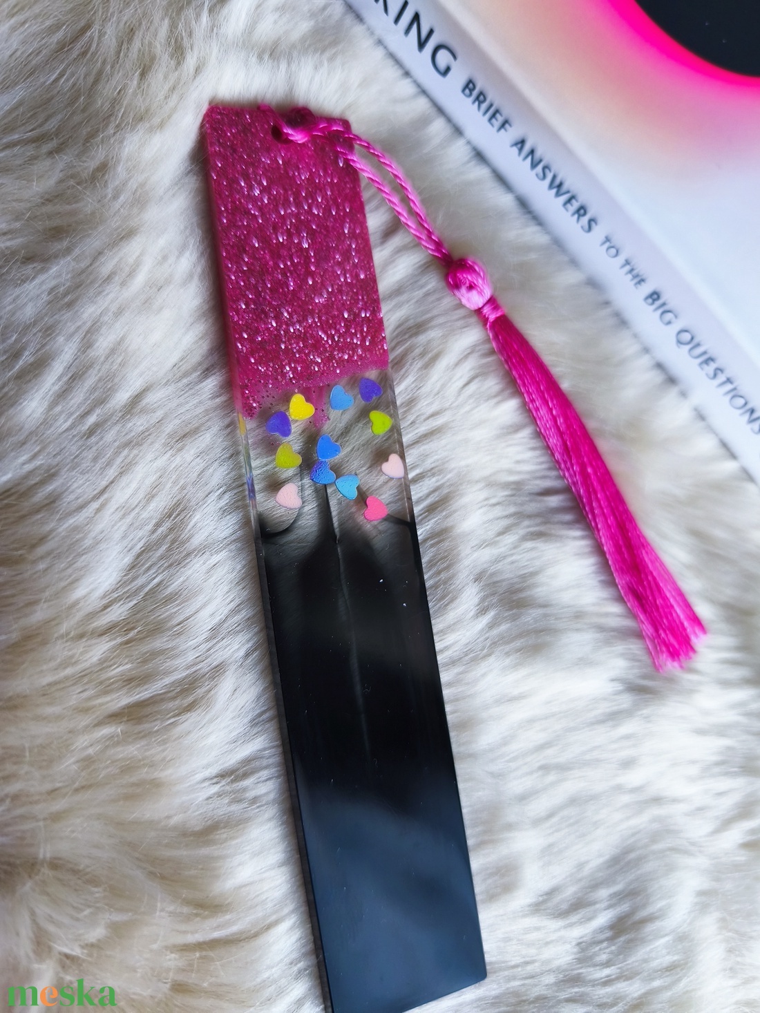 Epoxy könyvjelző, vidám szívecskékkel - otthon & életmód - dekoráció - dísztárgy - Meska.hu