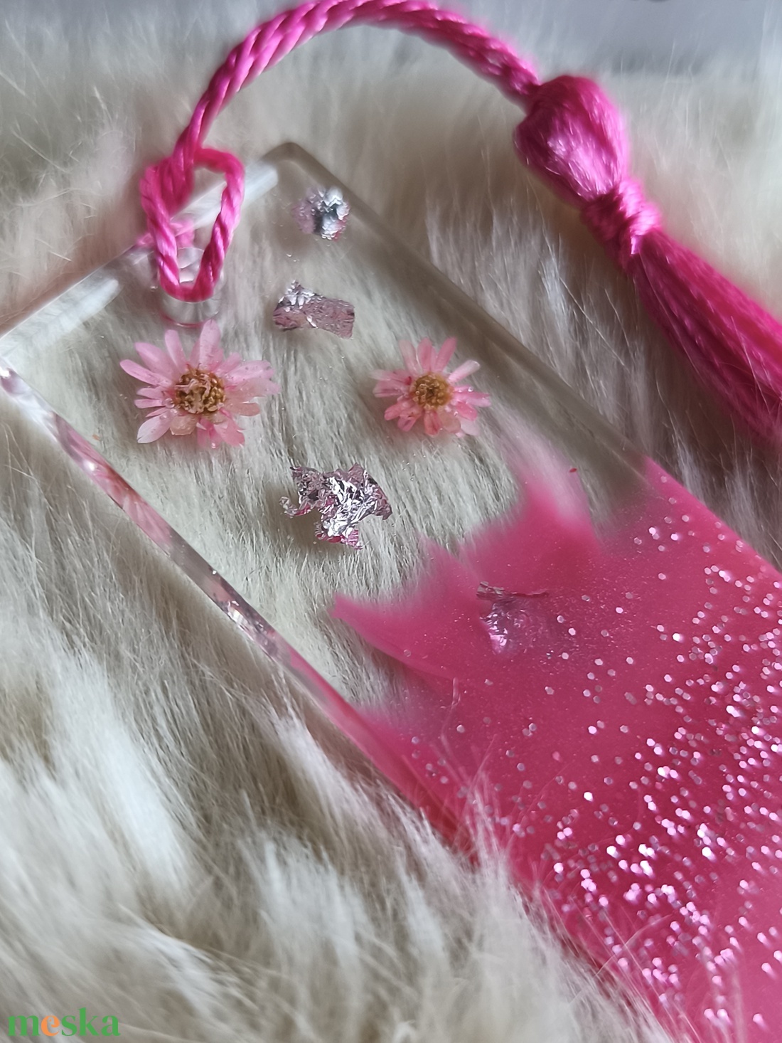 Apró virágos Epoxy könyvjelző, rózsaszín  - otthon & életmód - dekoráció - dísztárgy - Meska.hu