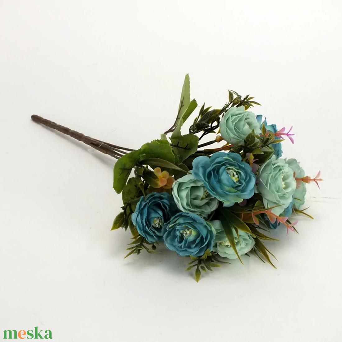 Fodros begónia csokor babakék (Selyemvirágok) - otthon & életmód - dekoráció - virágdísz és tartó - csokor & virágdísz - Meska.hu