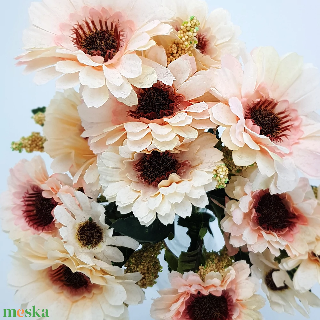 Gerbera csokor krémrózsaszín (Selyemvirágok) - otthon & életmód - dekoráció - virágdísz és tartó - csokor & virágdísz - Meska.hu