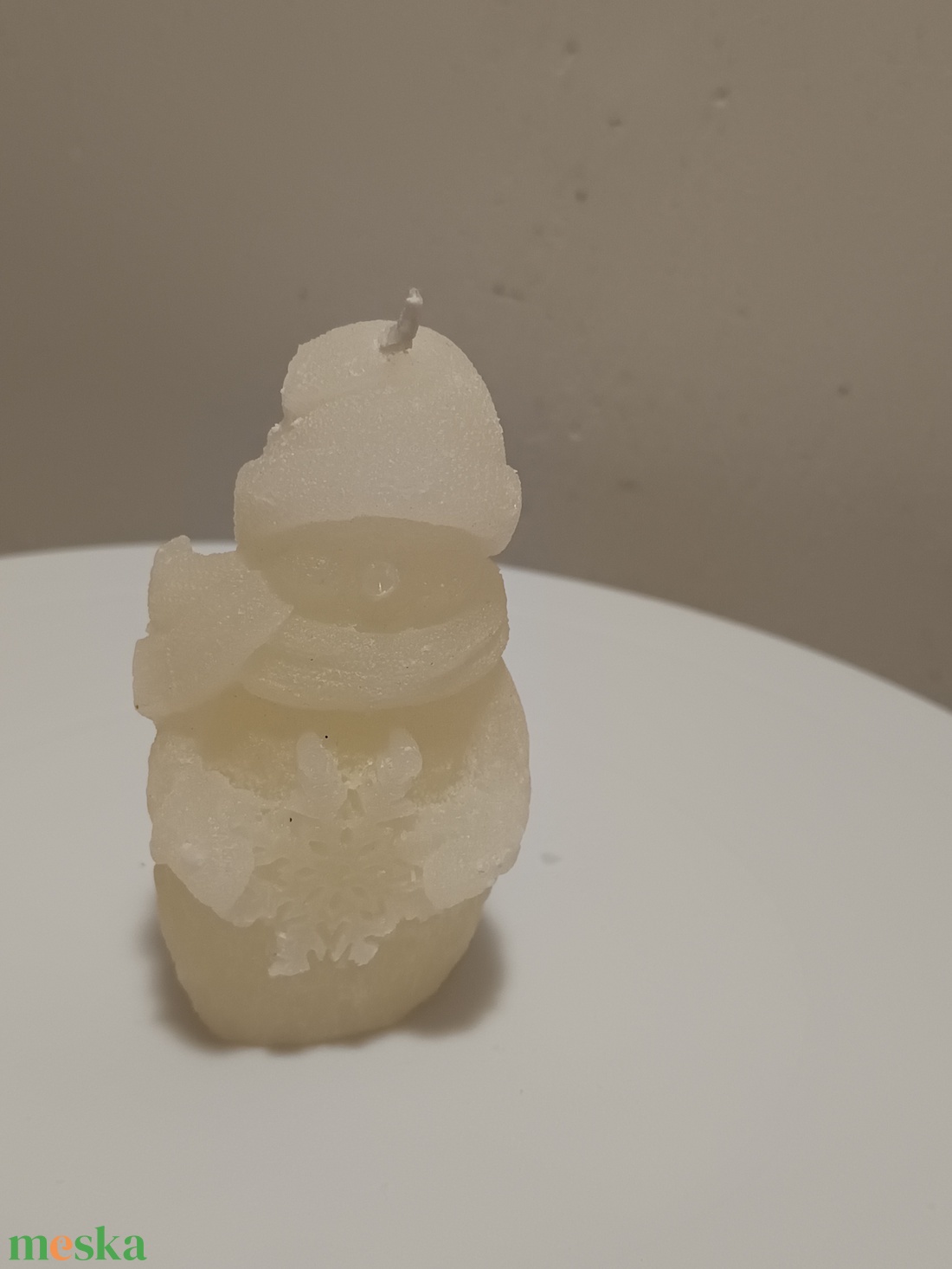 Hóember kézműves gyertya  kedves téli dekor, ünnepi hangulat egy pillanat alatt 1db - kellékek & szerszámok - dekorációs kellékek - dekorációs gyertya - Meska.hu