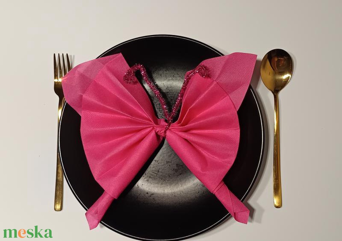 Pillangó (Airlaid hajtogatott szalvéták) - kellékek & szerszámok - papír - szalvéta - Meska.hu