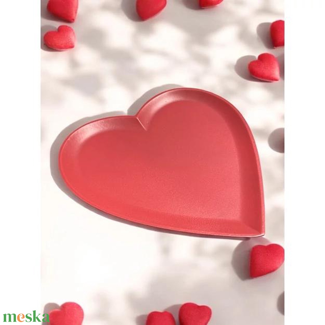 Dekor szív tányér piros 30x30cm (Valentin napi ajándékok) - otthon & életmód - konyhafelszerelés, tálalás - tálalás - tányér & étkészlet - Meska.hu