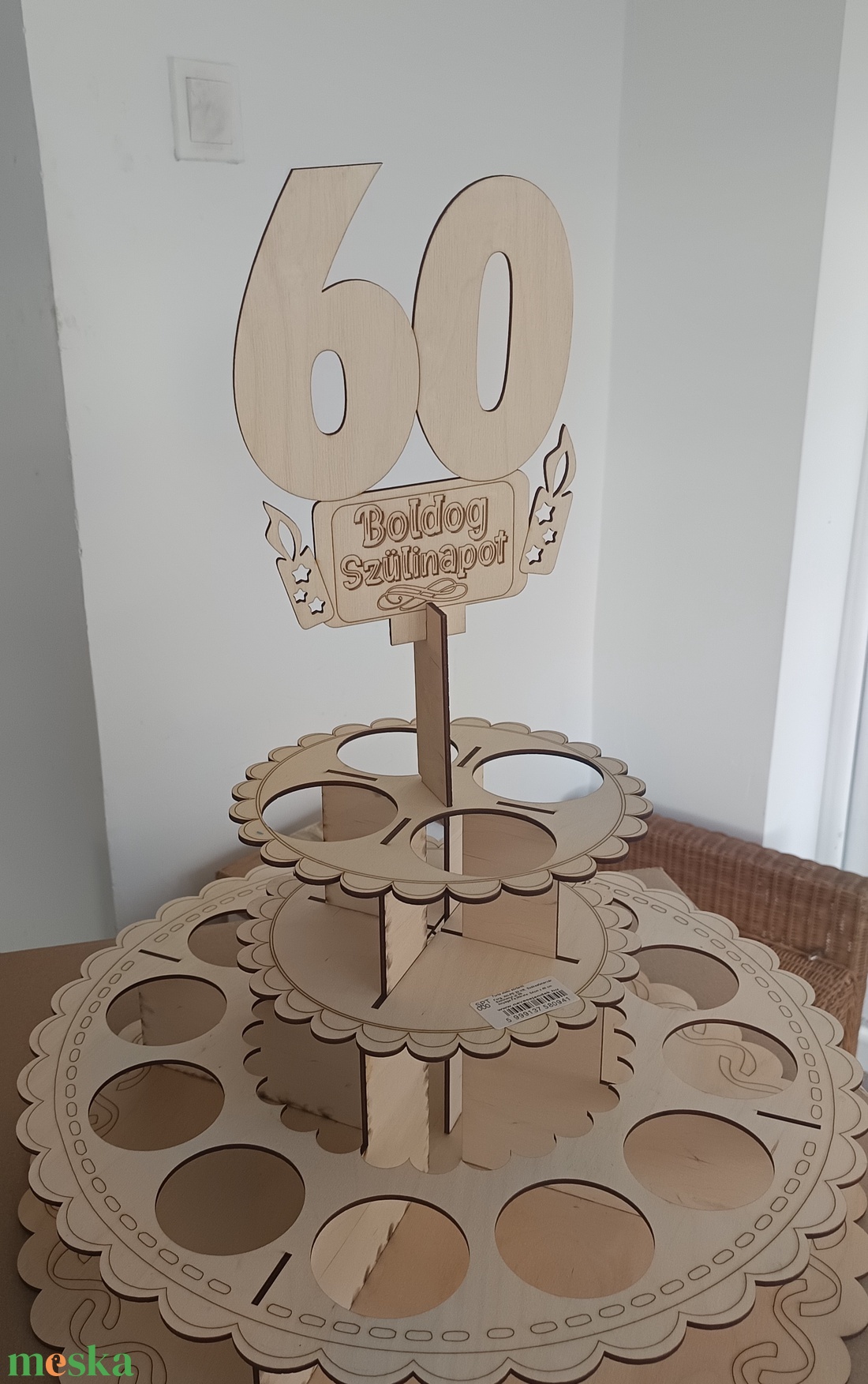 Sör Torta Fából Szülinapra - 60 Boldog Szülinapot feliratú topperrel  - otthon & életmód - konyhafelszerelés, tálalás - italos kellékek - sörtartó - Meska.hu
