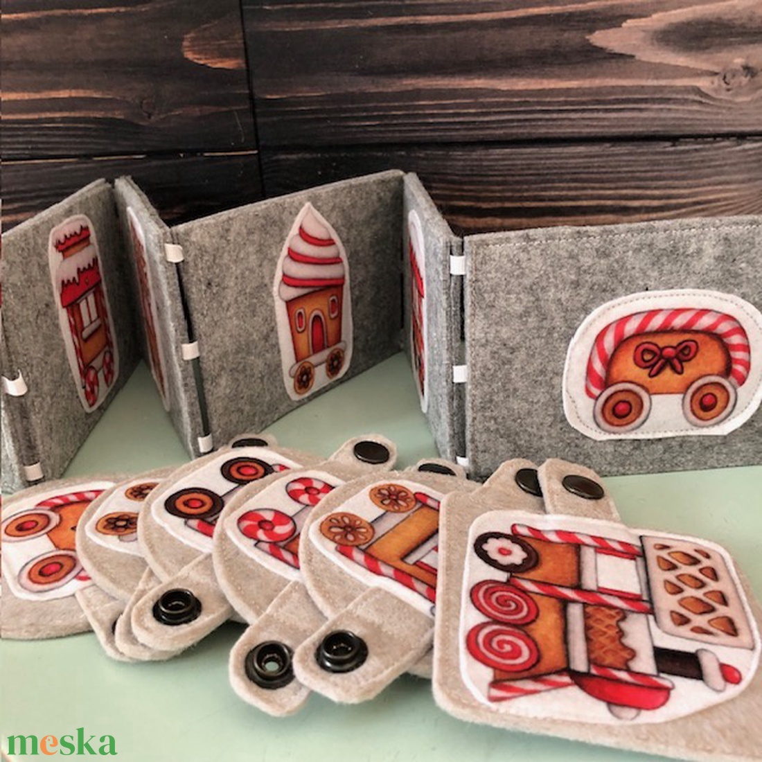 Filcből készült mézes vonat- tükörkép játék - játék & sport - készségfejlesztő és logikai játék - oktató játékok - Meska.hu