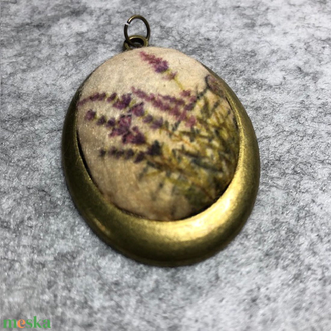 Illatos, vintage levendula mintás medál - ékszer - nyaklánc - medál - Meska.hu Illatos, vintage levendula mintás medál - ékszer - nyaklánc - medál - Meska.hu
