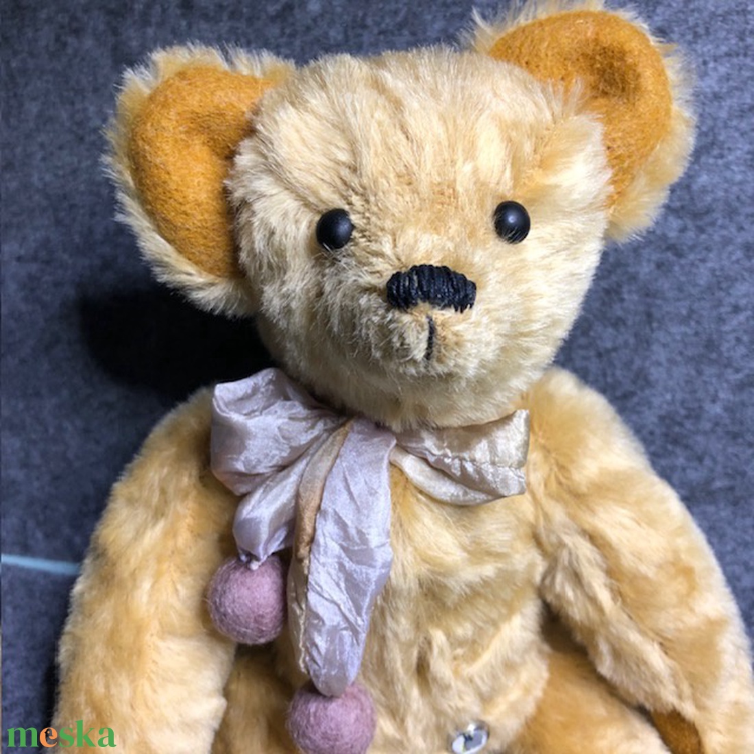 Selymesréti Cini- antik francia szabásmintás mohair mackó - művészet - más művészeti ág - Meska.hu